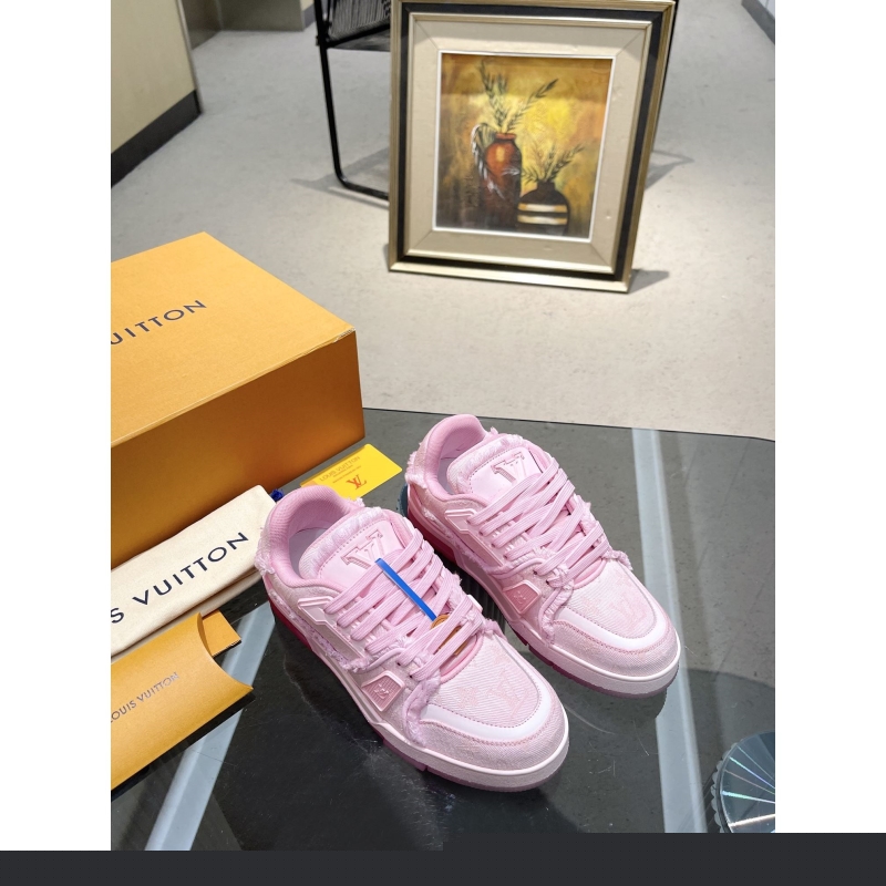 l**is V*t*n sneakers